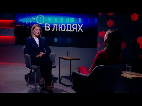 Видео: Юлия Артюх. Кто пишет тексты для её рубрики? Жена офицера тоже человек в погонах? // Интервью