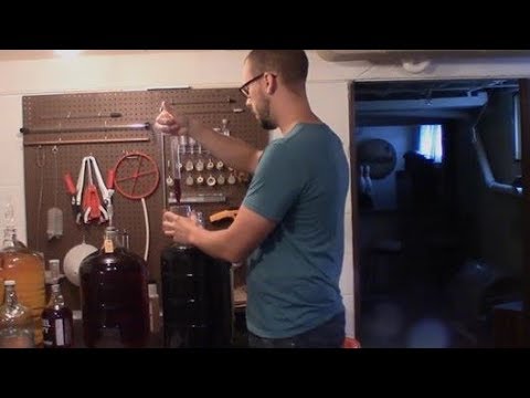 Видео: Изготовление красного вина из винограда. Часть 3