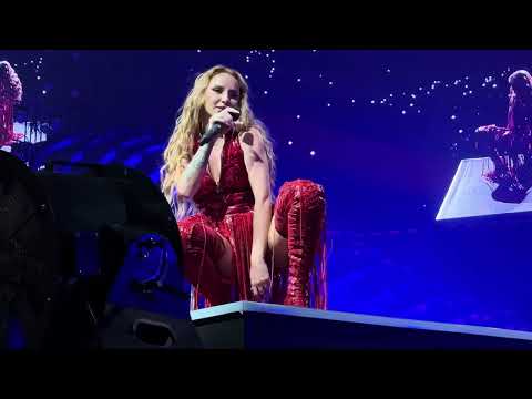 Видео: Anna Asti – Хобби (Live, Шоу «Царица», Санкт-Петербург, 2025)