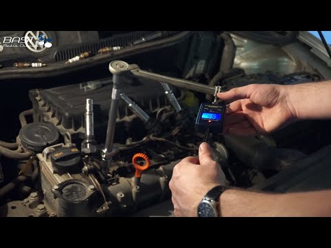 Видео: Замена свечей зажигания 61.000 км. Volkswagen Polo Sedan. Самодельный динамометрический ключ