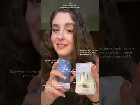 Видео: В тебе есть что-то такое, детка, что заставляет кого-то чувствовать тебя такой божественной - Сущ...