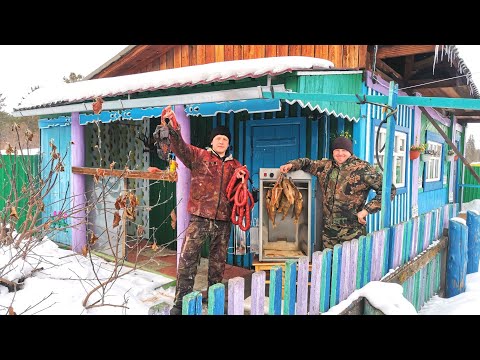 Видео: ДЕРЕВЕНСКОЕ КОПЧЕНИЕ. ГОТОВИМ КРАКОВСКУЮ КОЛБАСУ В НОВОЙ КОПТИЛЬНЕ.