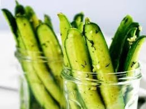 Видео: ОГУРЦЫ В СОБСТВЕННОМ СОКУ ОЧЕНЬ ВКУСНЫЕ С УКРОПОМ И ЧЕСНОКОМ