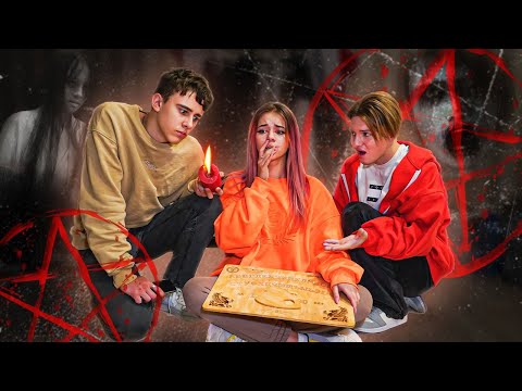 Видео: УЗНАЛИ СТРАШНУЮ ТАЙНУ ДОМА!!!  ВЫЗВАЛИ ДУХА И ОЧЕНЬ СИЛЬНО ПОЖАЛЕЛИ!