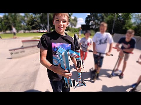 Видео: ДАЛ ЕМУ ПОКАТАТЬСЯ На Самокате - А ОН ЕГО СЛОМАЛ..