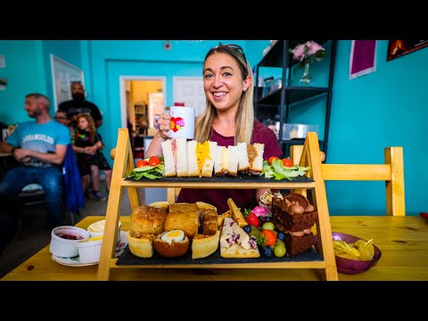 Видео: Ни один американец никогда не пытался повторить этот британский вызов послеобеденного чая