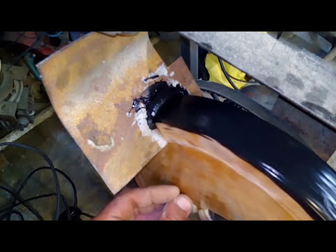 Видео: Как прорезинить колеса на ленточной пиле.