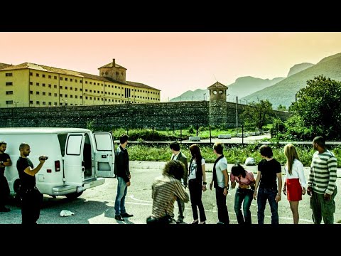 Видео: За 1 млрд$ они согласились провести ночь в заброшенной тюрьме для нового телешоу.[краткий пересказ]