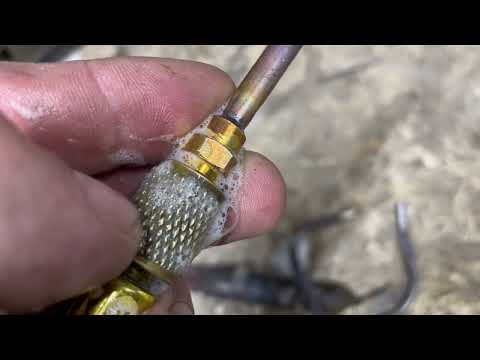 Видео: Холодильник Бирюса нет холода замена обратки