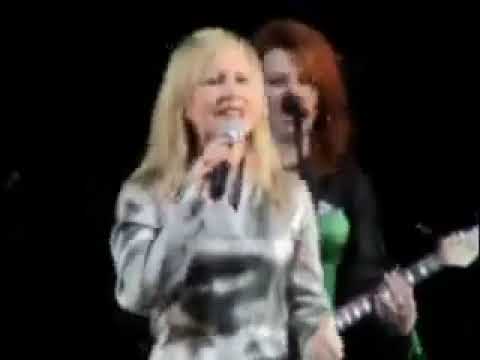 Видео: группа Комбинация (Светлана Кашина и Татьяна Иванова): концерт в Питере, ДК Горький (2006 год)