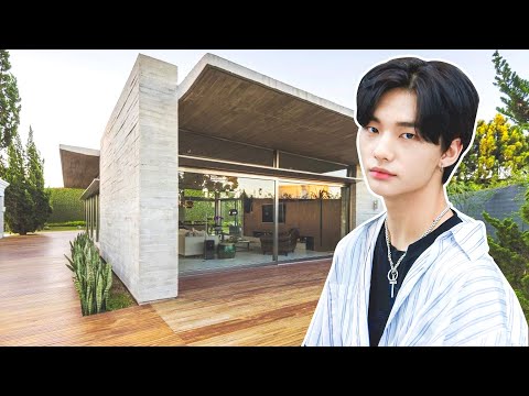 Видео: Как Живет Хёнджин из Стрэй Кидс (Hyunjin - Stray Kids) Сколько Он Зарабатывает