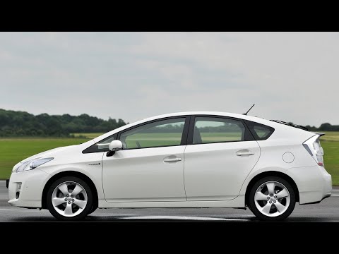 Видео: Отзыв владельца Toyota Prius 30 2010 года 1.8 гибридный (99 л.с.)