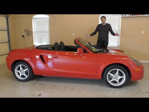 Видео: Toyota MR2 Spyder - это спортивная машина, о которой вы забыли