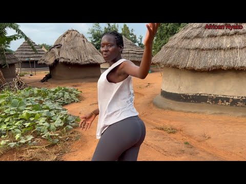 Видео: Экскурсия по типичной африканской деревне в Уганде 🇺🇬 Westnile #деревенскаяжизнь #Африка