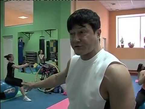 Видео: Используем мячи- ФИТБОЛЫ..для сушки бедер и рельефных рук