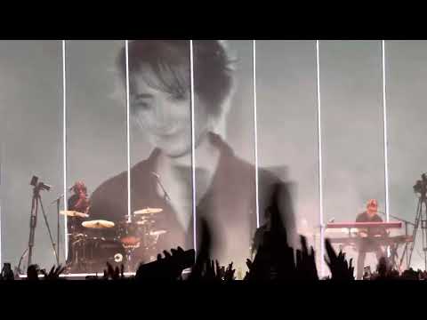 Видео: Zemfira — «Небо Лондона» / Georgia on my mind [encore], Tbilisi 2024