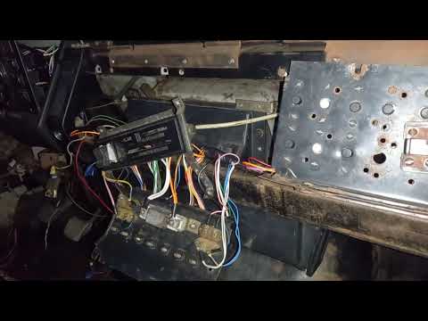 Видео: Снятие радиатора отопителя ЗиЛ 5301 Бычок