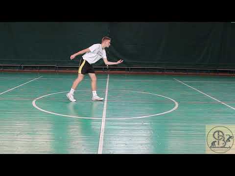 Видео: Прямая подача мяча способом снизу 1- 4 класс