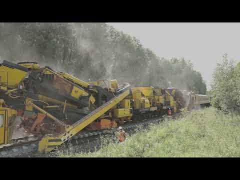 Видео: Комплекс глубокой очистки балласта ЩОМ-2000