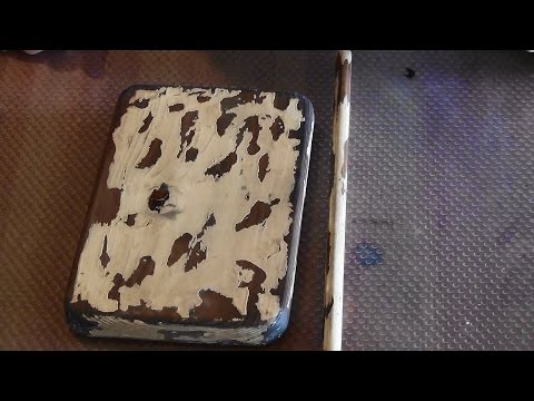 Видео: Как состарить дерево. Эффект старой краски