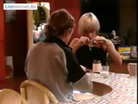 Видео: Дима и Влад готовят тосты, кушают, разговаривают....