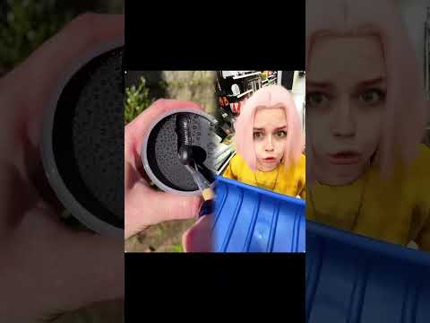 Видео: Когда ты ОООЧЕНЬ маленький и для тебя все большое #shorts