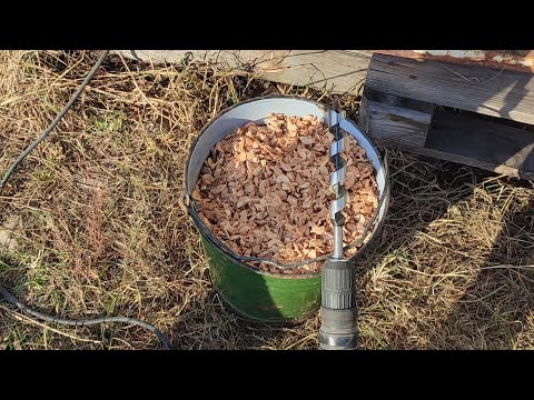 Видео: Быстрая заготовка щепы для холодного и горячего копчения.