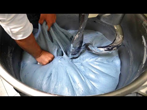 Видео: Тайваньская уличная еда - Симпатичные тосты в форме горы Фудзи