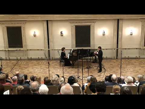 Видео: В. Буяновский. "Охота" для валторны и фортепиано