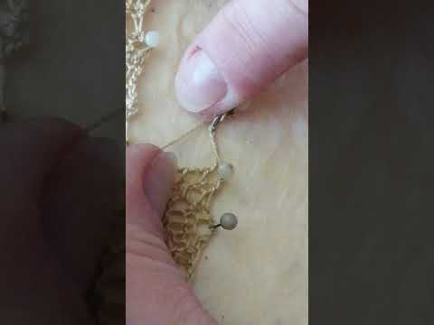 Видео: Как я вяжу тунисскую сеточку обычным крючком