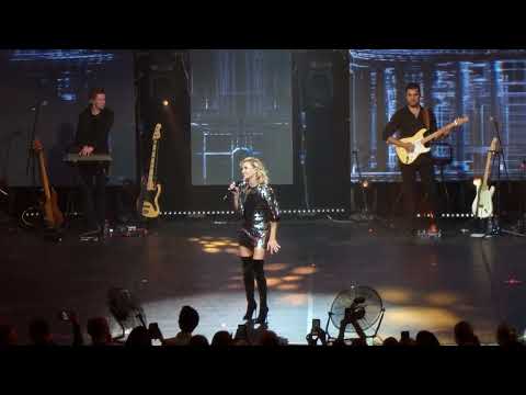 Видео: Полина Гагарина - 05 Навек (+ Вода [припев] + анонс нового шоу) (Одинцово 30.06.2022)