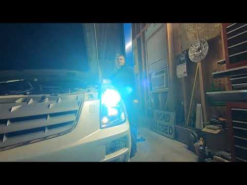 Видео: Замена фар Cadillac STS 2006 года