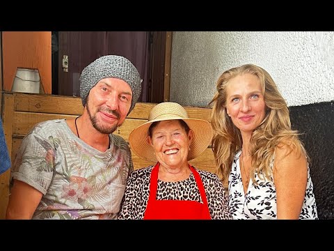 Видео: БАБУШКА БЛОГЕР, В 77 ЛЕТ ЗАВОЕВАЛА YouTube !!!.