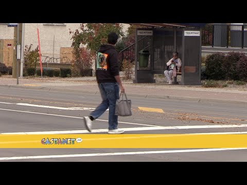 Видео: Обратите внимание, говорит пешеход в Келоуне