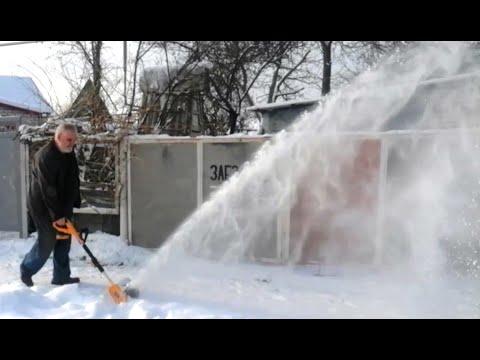 Видео: Купил себе, соседи отобрали! Снежная, аккумуляторная лопата в деле. DEKO ST21