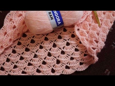 Видео: Как связать женскую треугольную шаль крючком оригинальным и быстрым стежком.