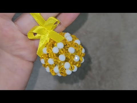 Видео: Разноцветный шар из хрустальных бусин.Туториал.1часть 