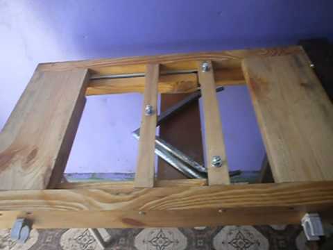 Видео: Стол для распечатки сотовых рамок