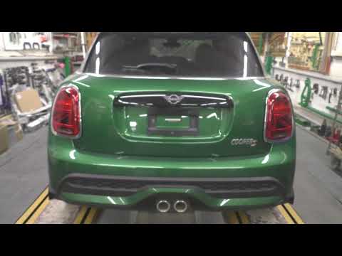 Видео: Мини Купер-S, новая понторезка. Body repair after an accident.
