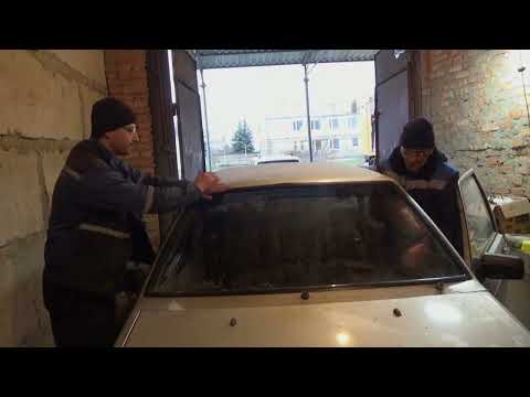 Видео: Новое лобовое стекло. Поставил ремни безопасности. Перегон машины домой #9