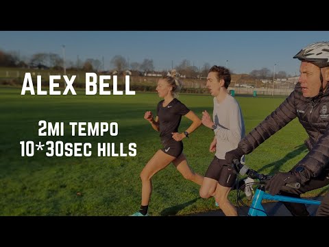 Видео: Алекс Белл — темповая пробежка на 2 мили, 10 подъемов по 30 секунд