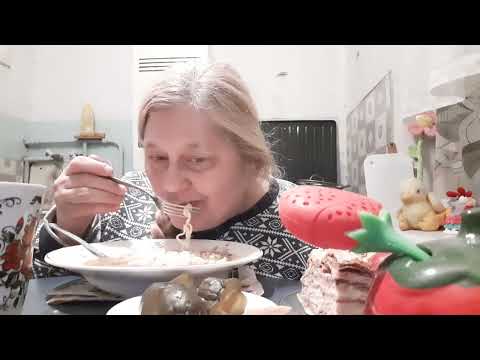 Видео: МУКБАНГ БАЗА КОРМИТ