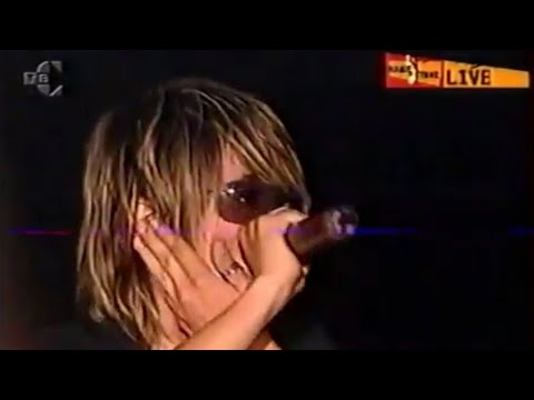 Видео: Земфира - Брызги [Нашествие 10.08.2002]