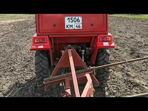 Видео: Весеняя пахота минитрактором