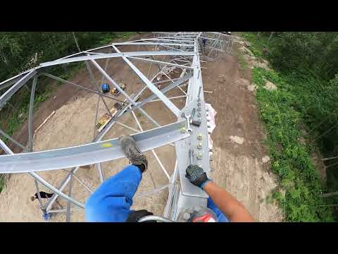 Видео: Монтаж степ-болтов на лежачей опоре  ЛЭП