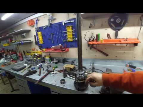 Видео: Замена заднего подшипника и рем. комплекта заднего моста ниссан навара