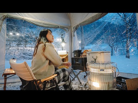 Видео: Снег идет весь день!❄ Мой термометр разбился в сильный мороз / Зимний кемпинг / Замерзшая река