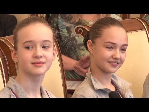 Видео: Встреча министра С.А. Нелюбова  с ансамблем  народного танца «Сибирские узоры»