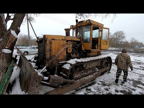 Видео: Заводим трактор Т 130