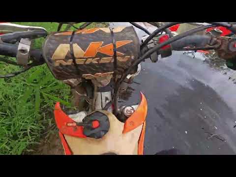 Видео: Камбоджа | Гоняю на  KTM 350, заехал посмотреть местную гонку 